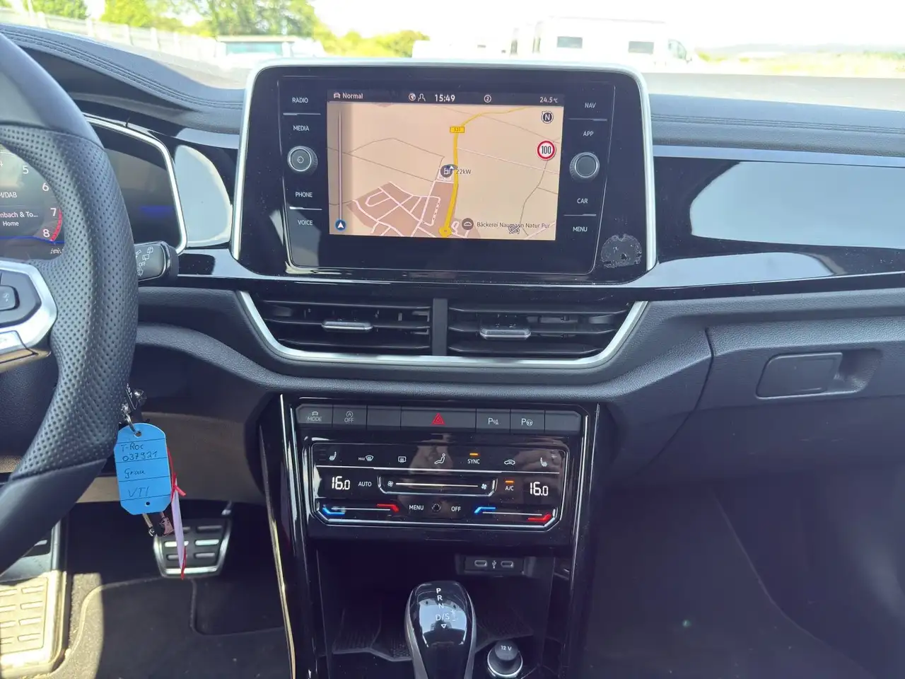 Volkswagen T-Roc 8