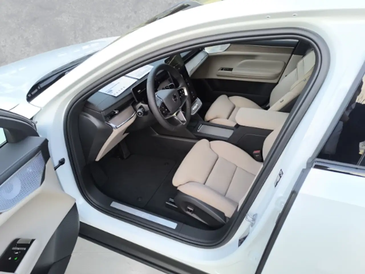 Volvo Inny 11