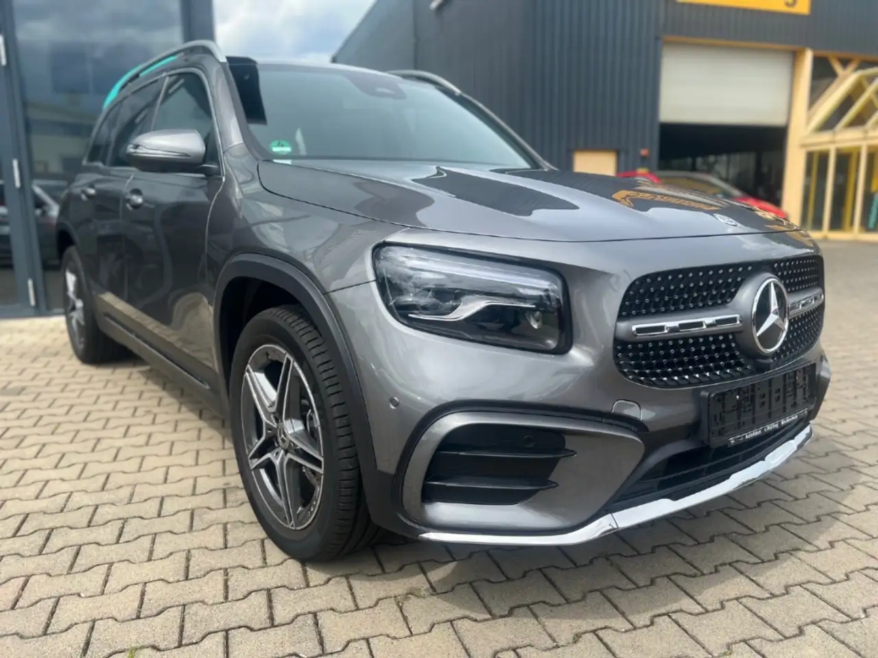 Mercedes-Benz GLB 220 6