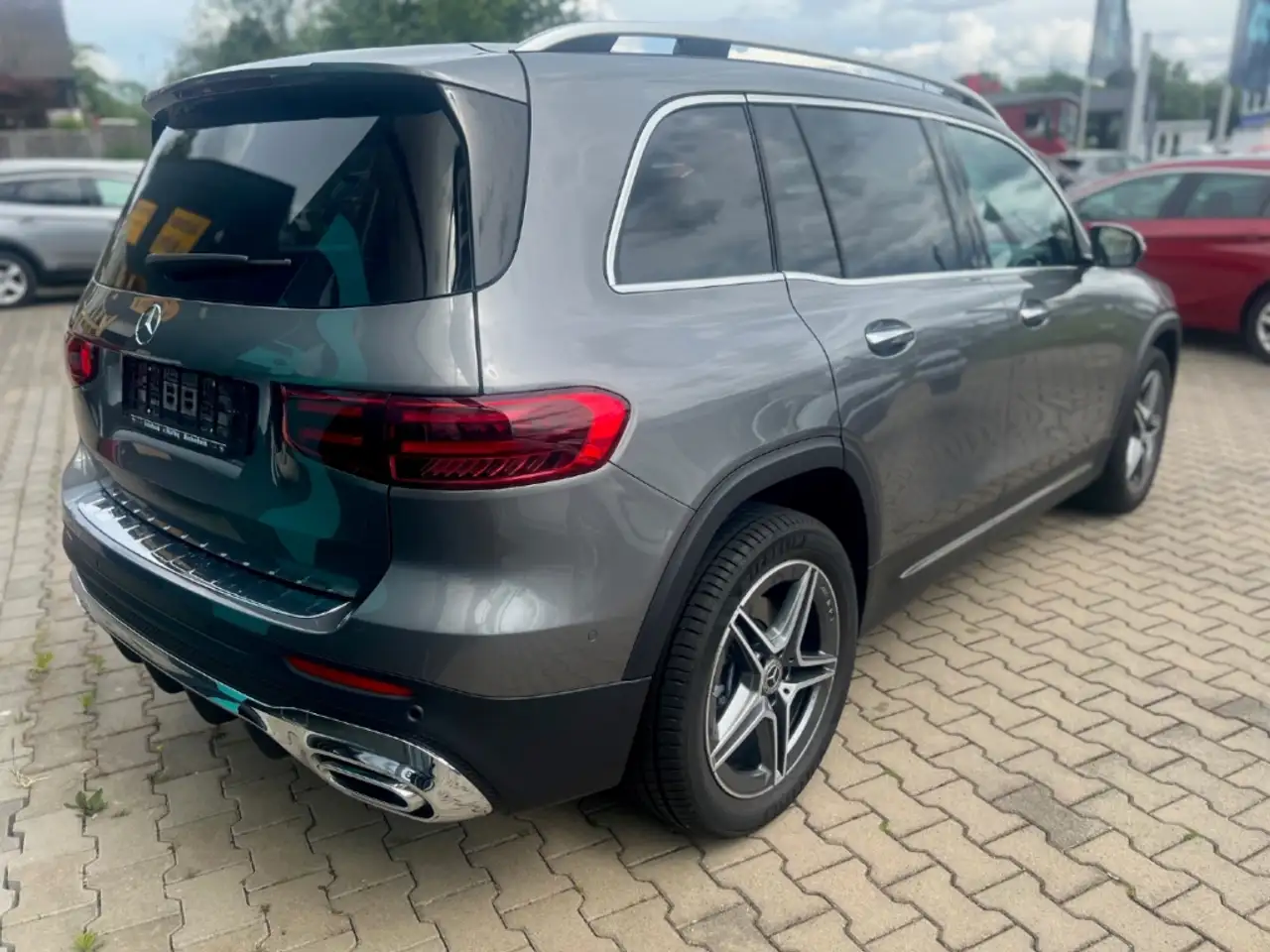 Mercedes-Benz GLB 220 7
