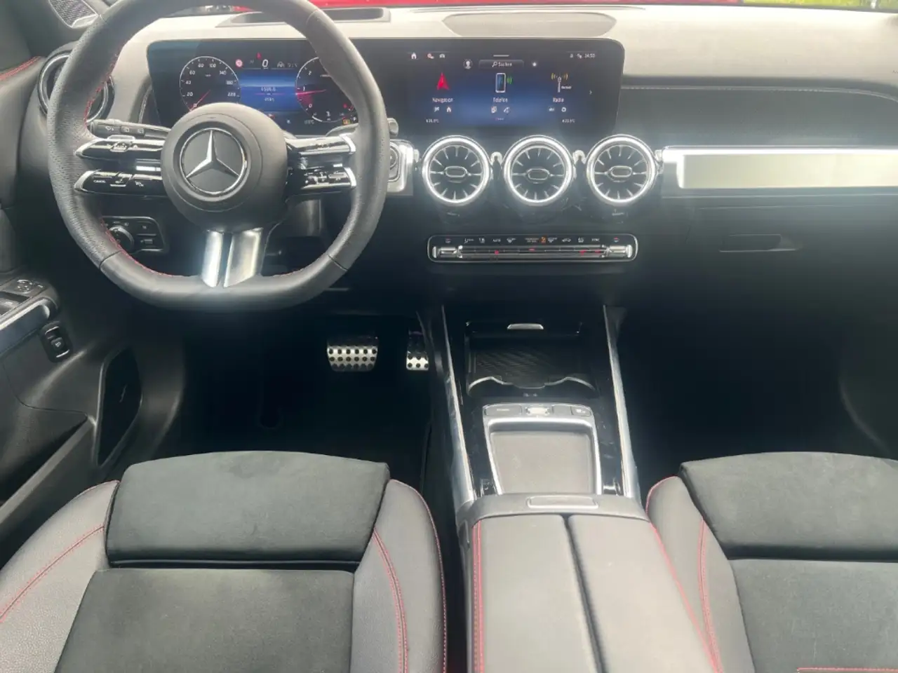 Mercedes-Benz GLB 220 11