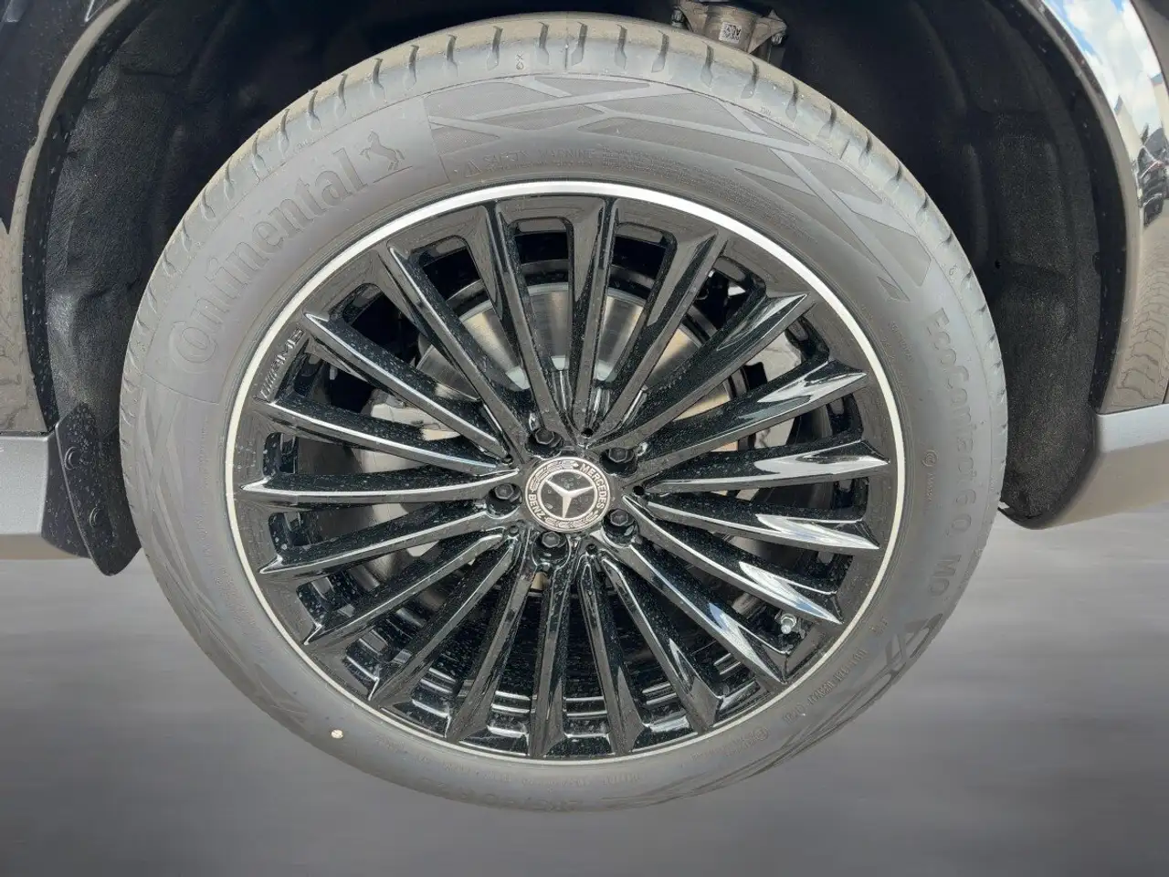 Mercedes-Benz GLC 300 11