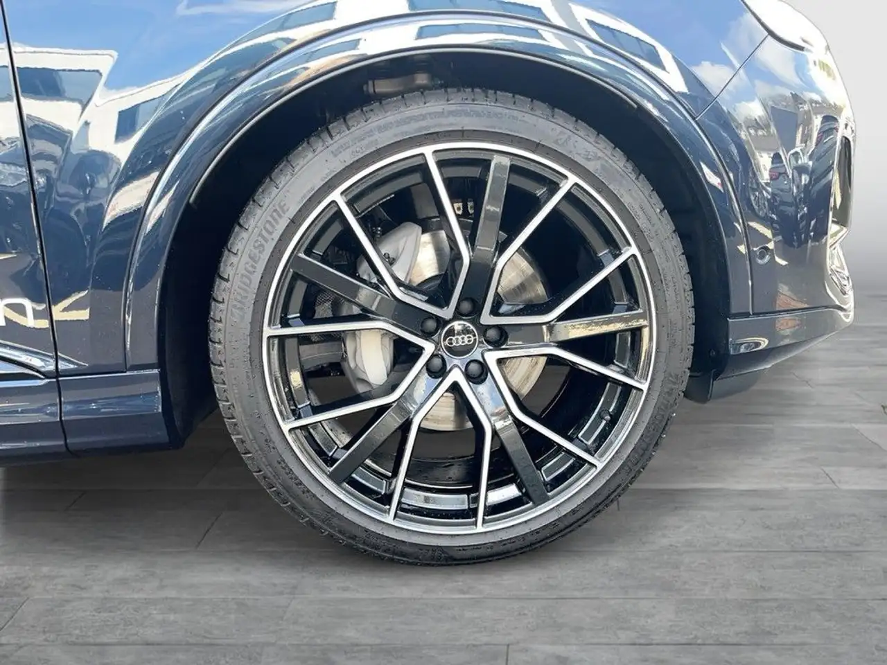 Audi Q7 11
