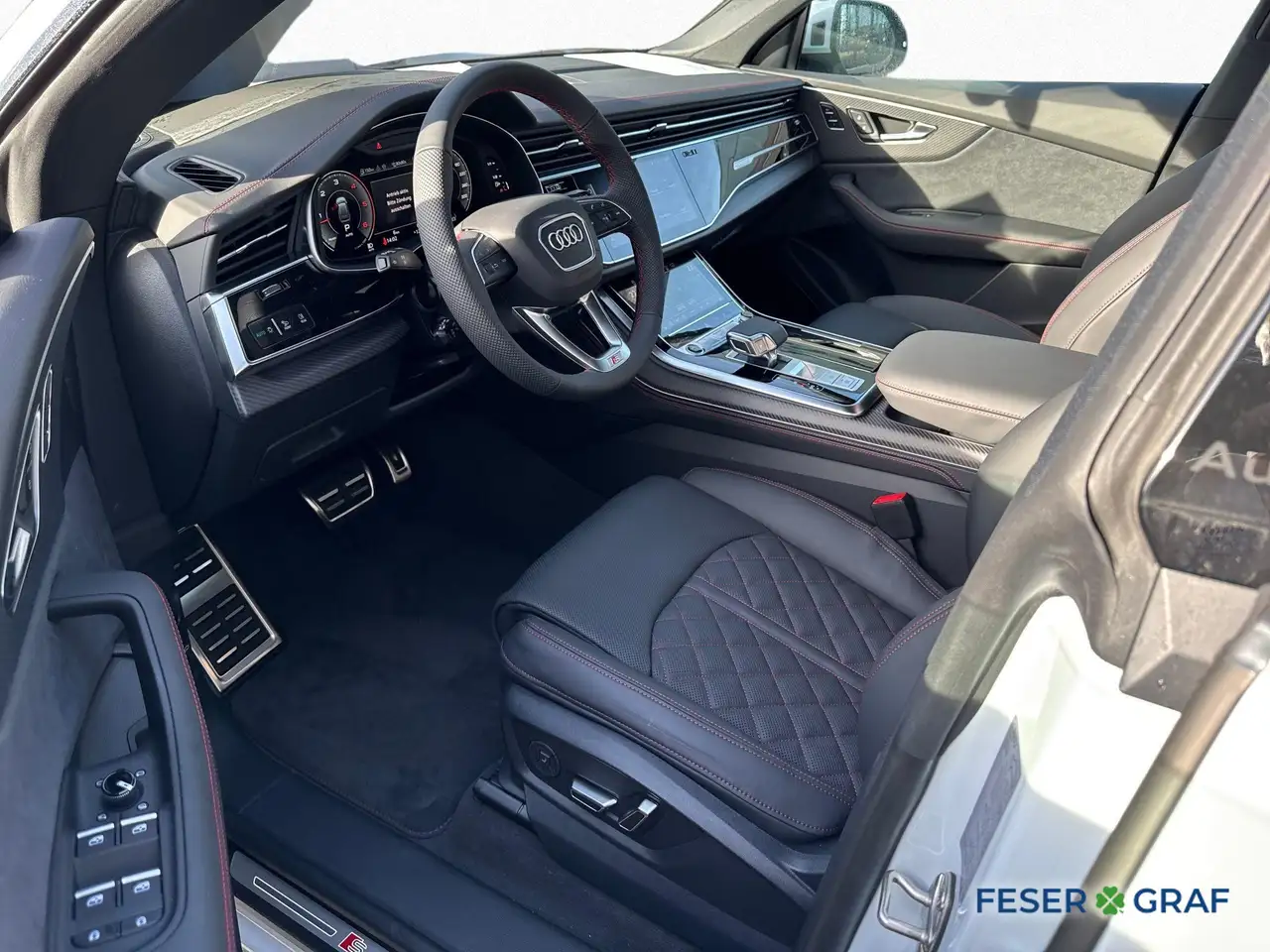 Audi Q8 11