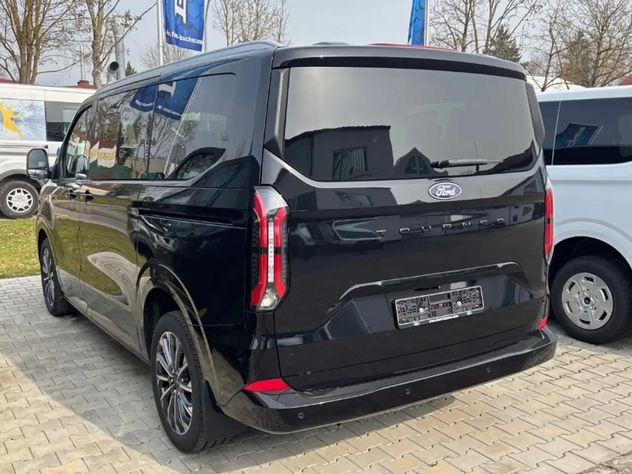 Ford Tourneo 10