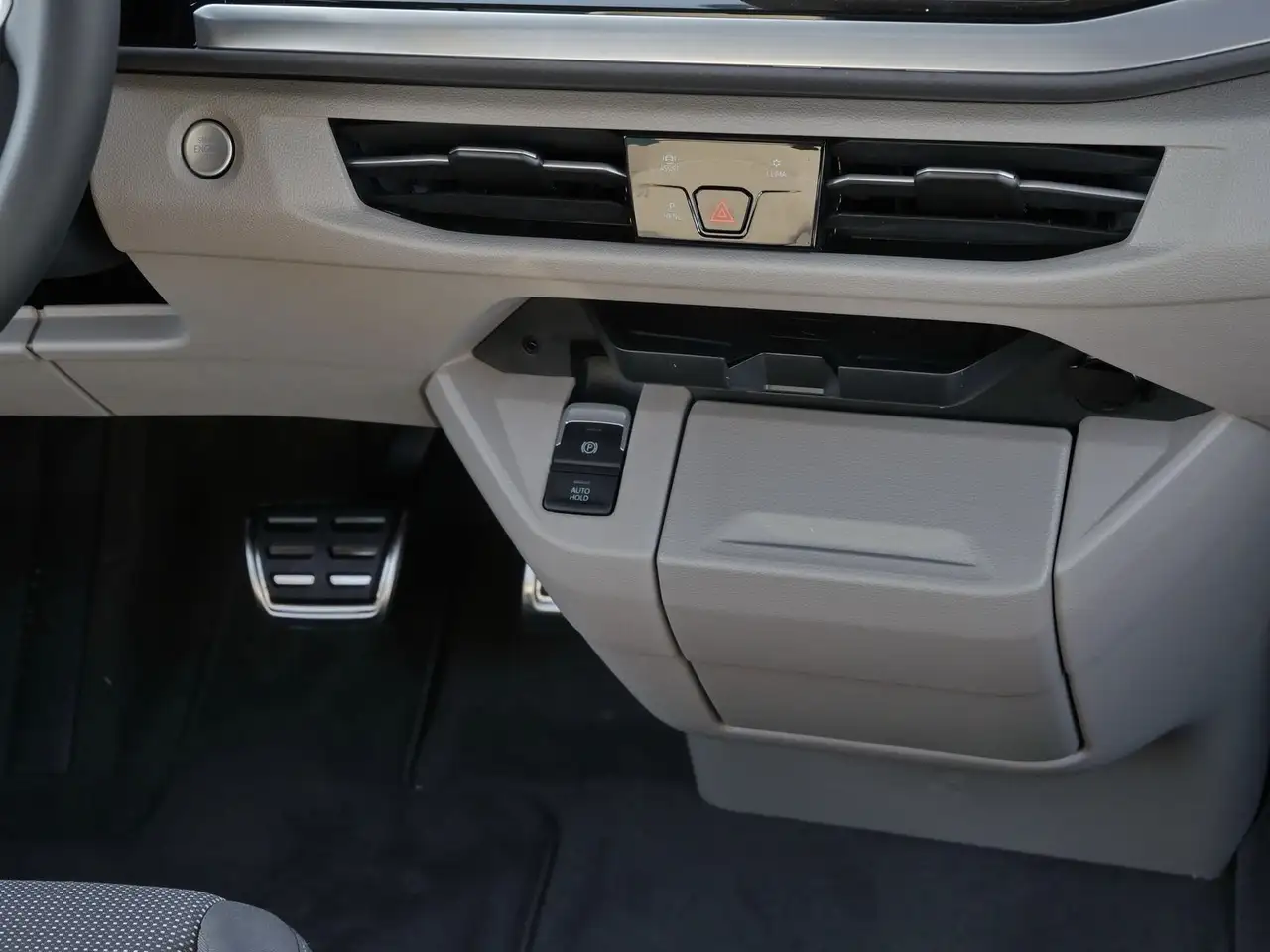 Volkswagen T7 Multivan 7