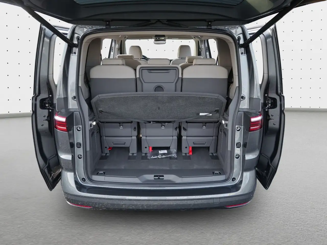 Volkswagen T7 Multivan 11