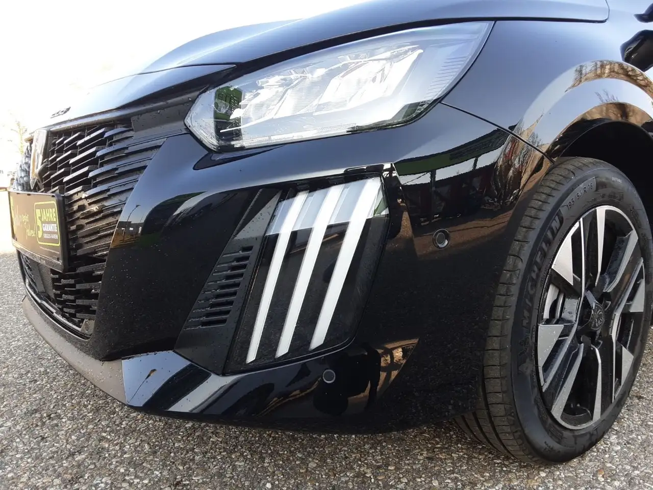 Peugeot 208 5