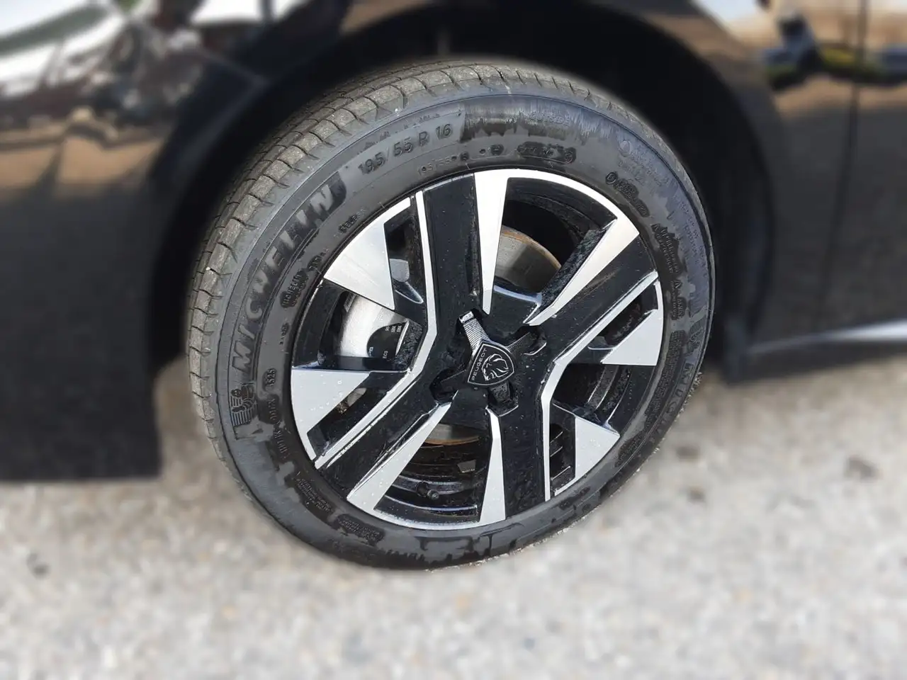Peugeot 208 6