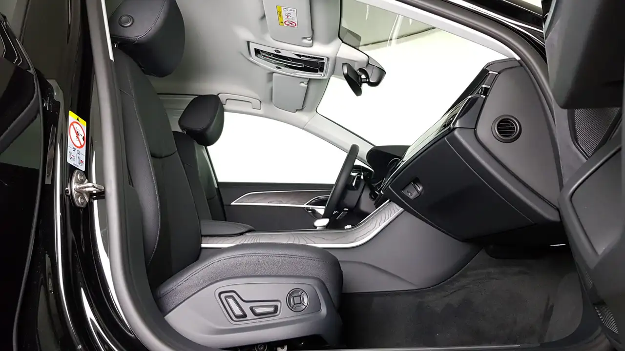 Audi A8 50 8