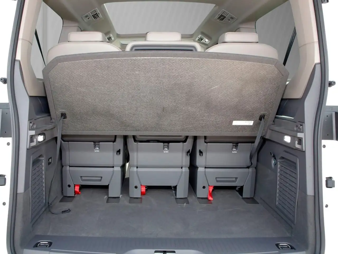 Volkswagen T7 Multivan 6