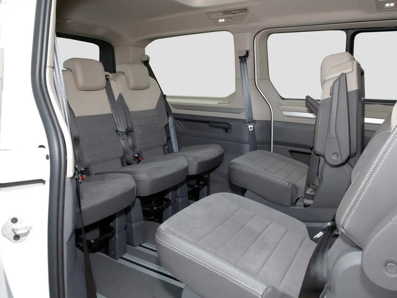 Volkswagen T7 Multivan 10