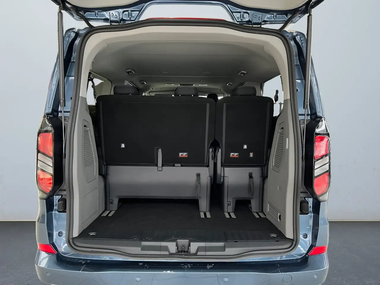 Ford Tourneo 14