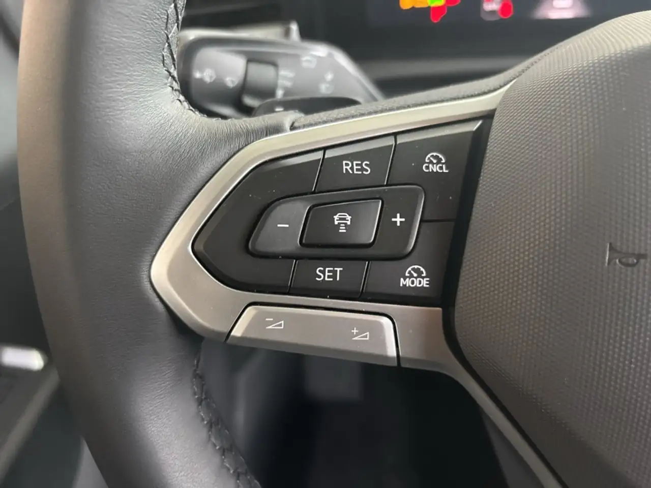 Volkswagen T-Roc 11