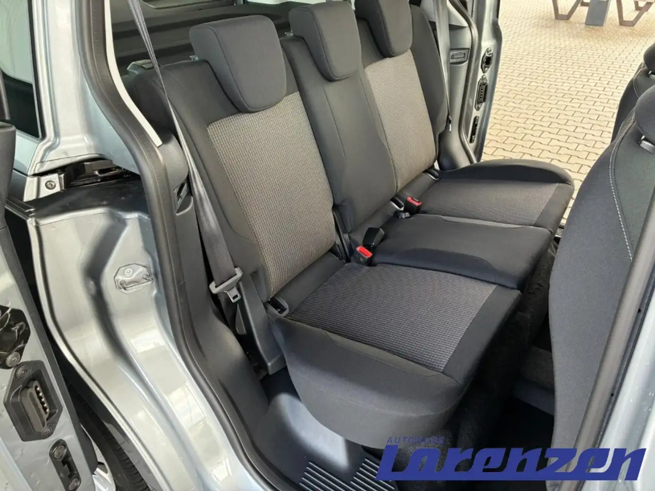 Ford Tourneo 9