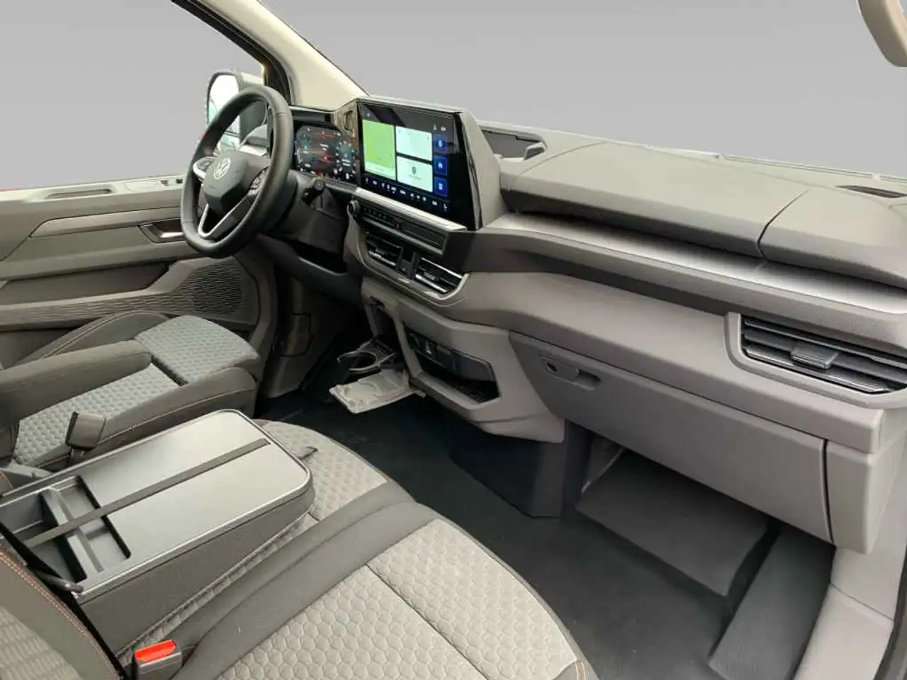 Volkswagen T7 Caravelle 13