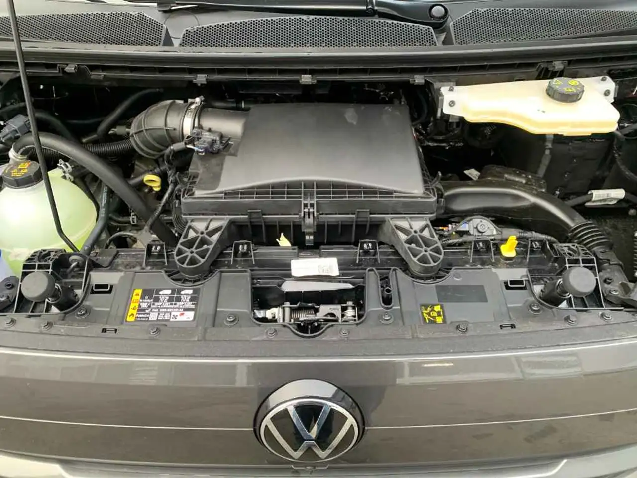 Volkswagen T7 Caravelle 15