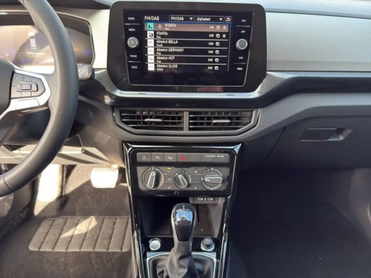 Volkswagen T-Cross 12