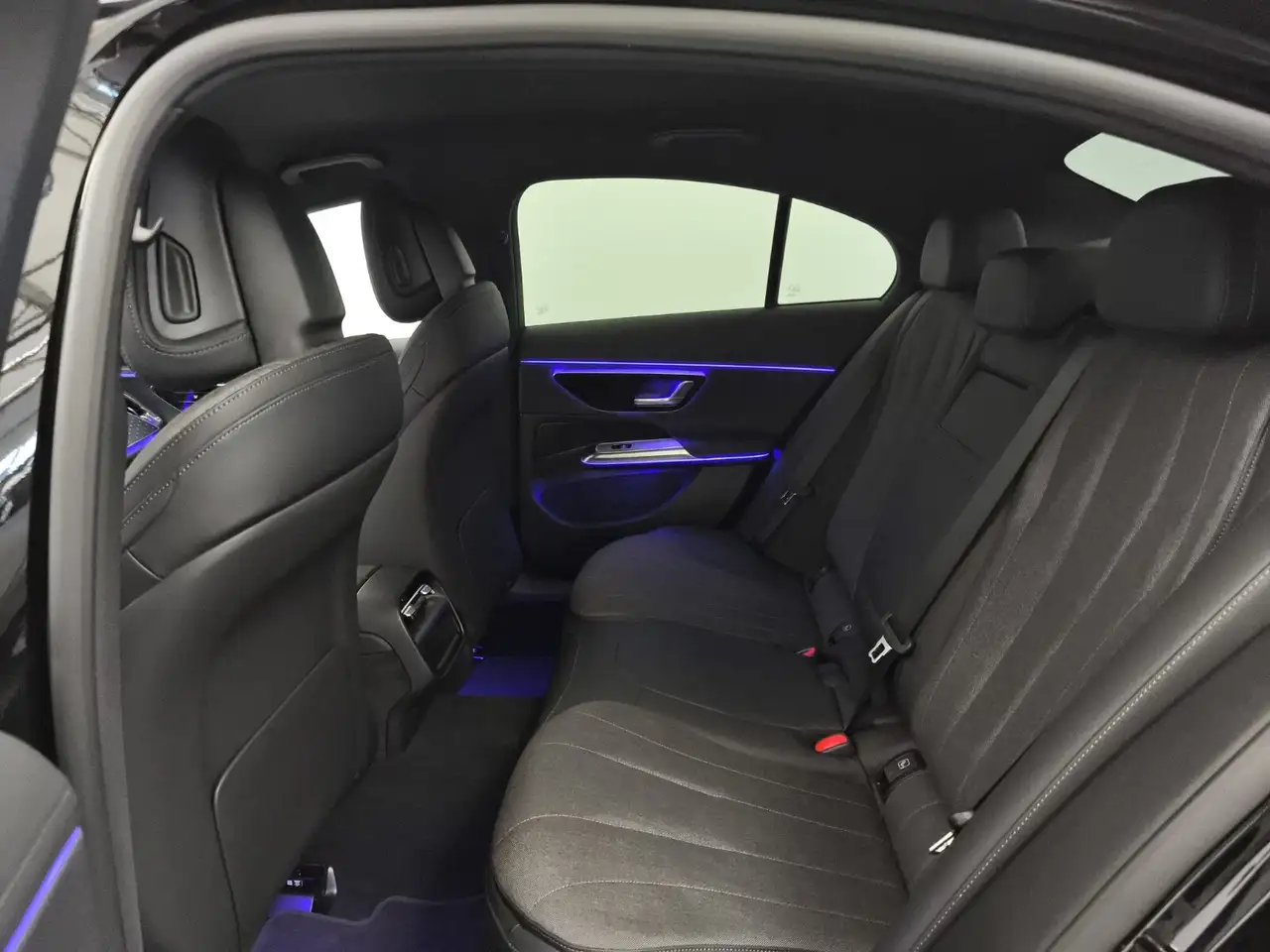 Mercedes-Benz E 200 12