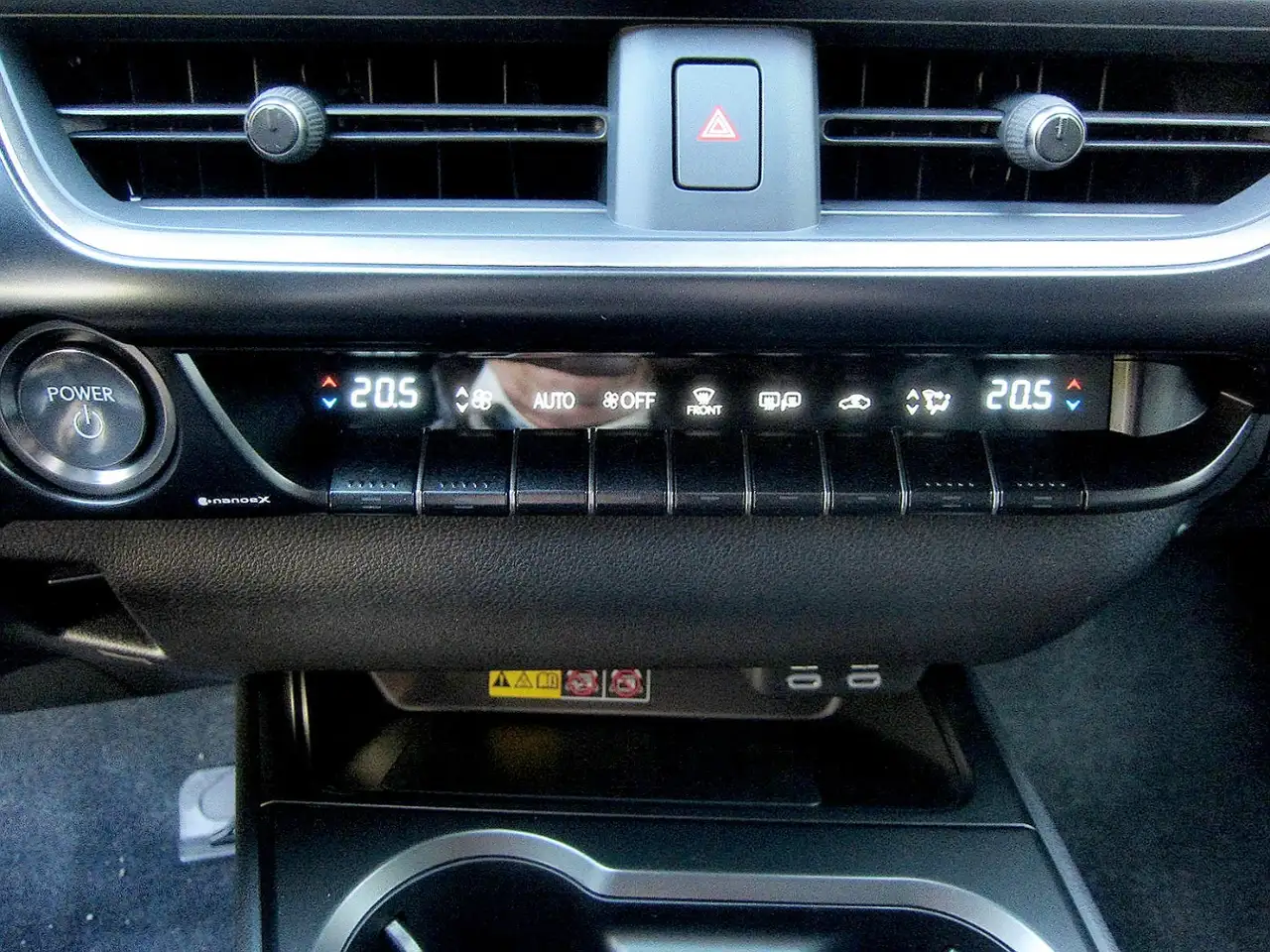 Lexus UX 10