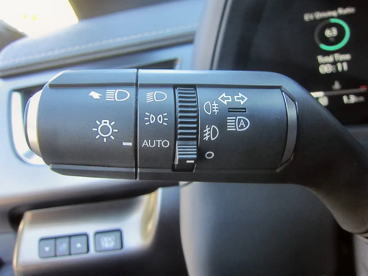 Lexus UX 14