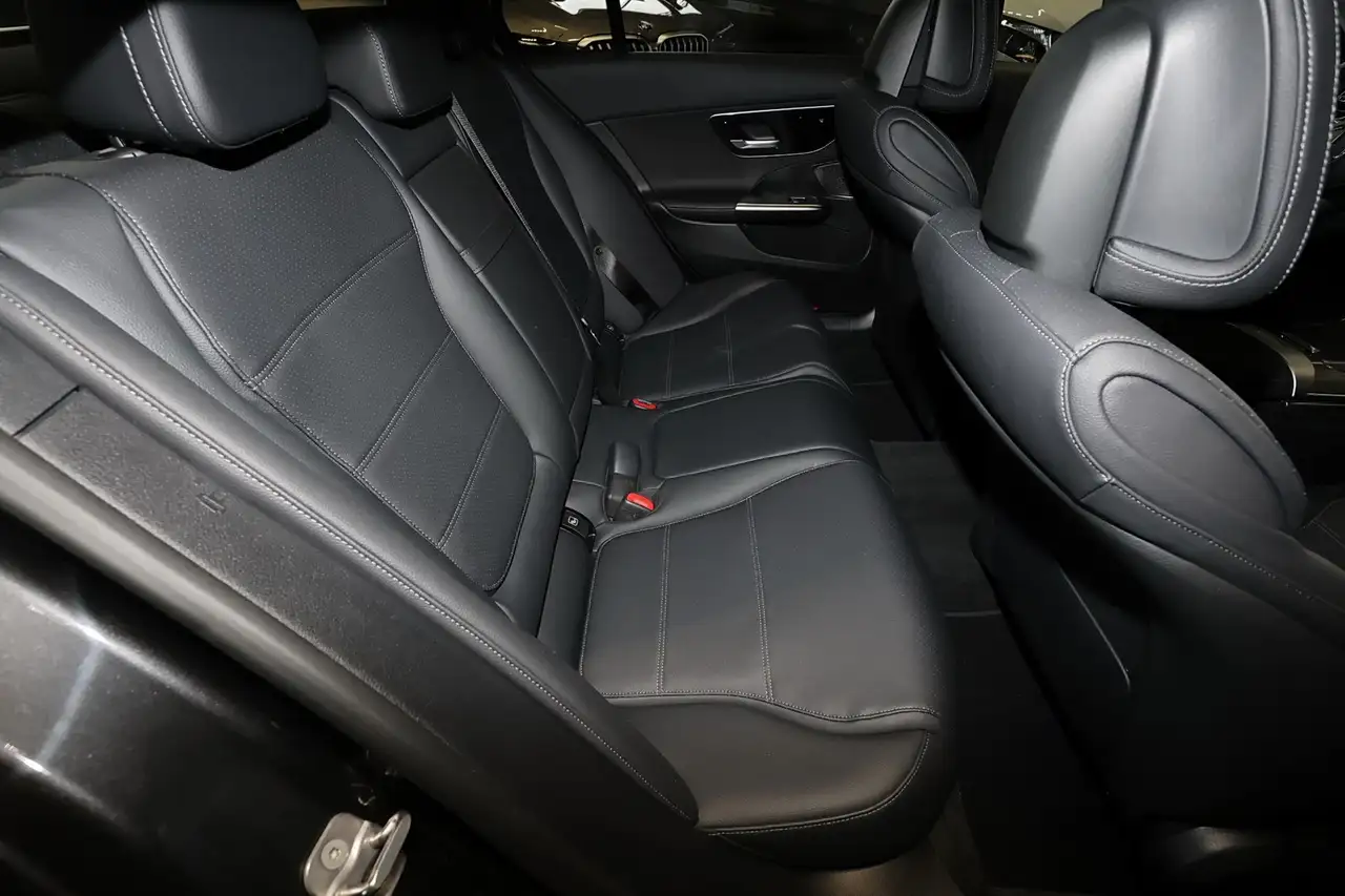 Mercedes-Benz C 200 7