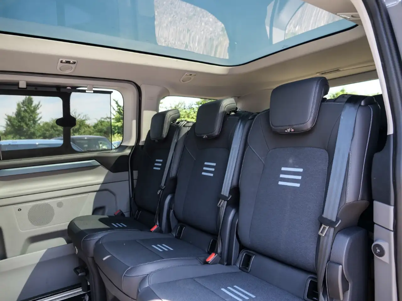 Ford Tourneo 8