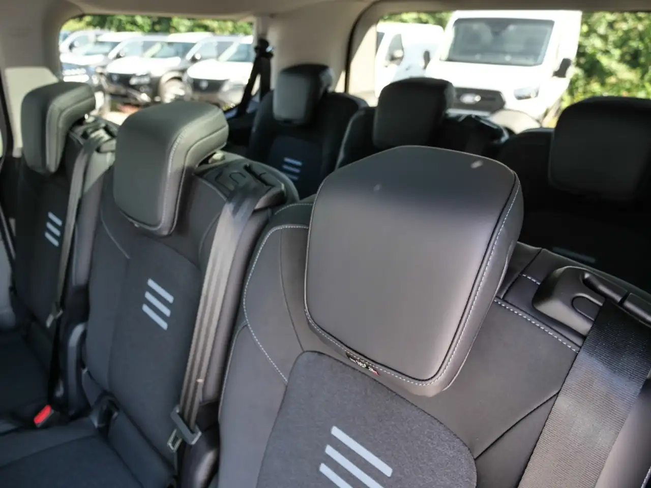 Ford Tourneo 9