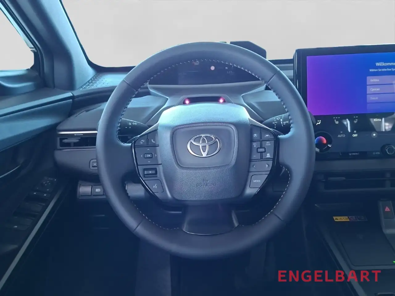 Toyota bZ4X 8