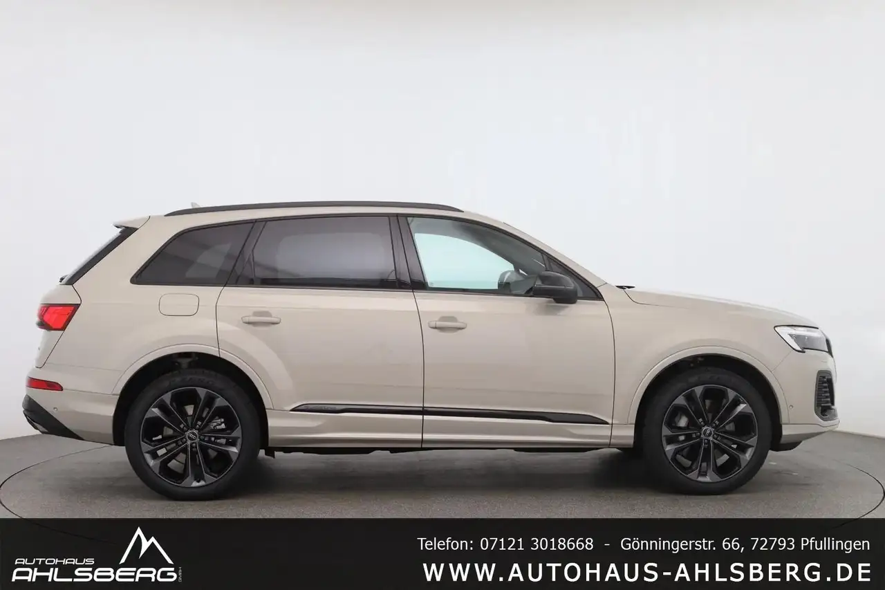 Audi Q7 4