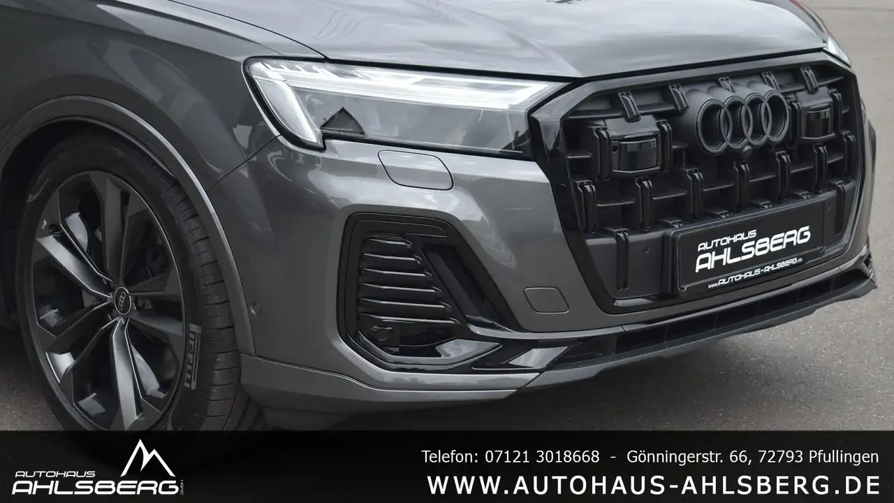 Audi Q7 4