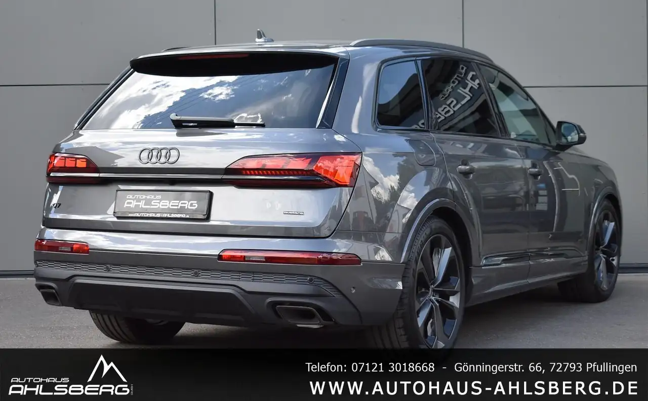 Audi Q7 6