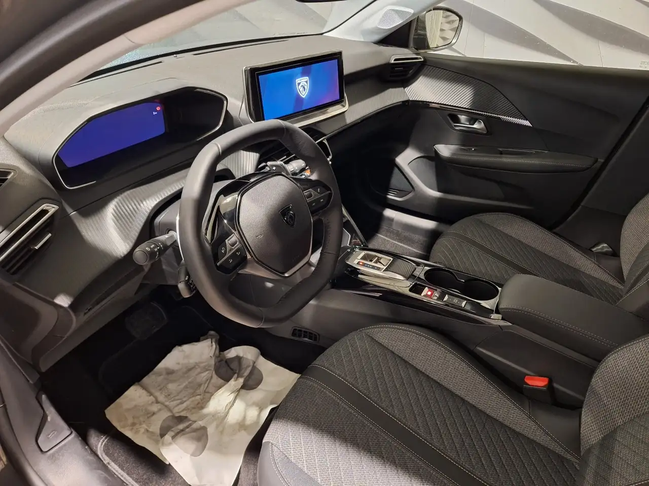 Peugeot 208 7