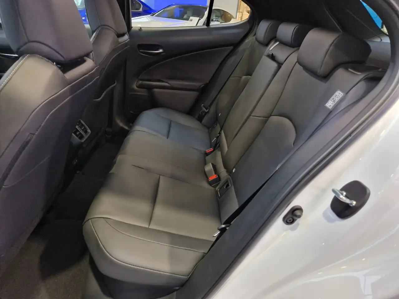 Lexus UX 7