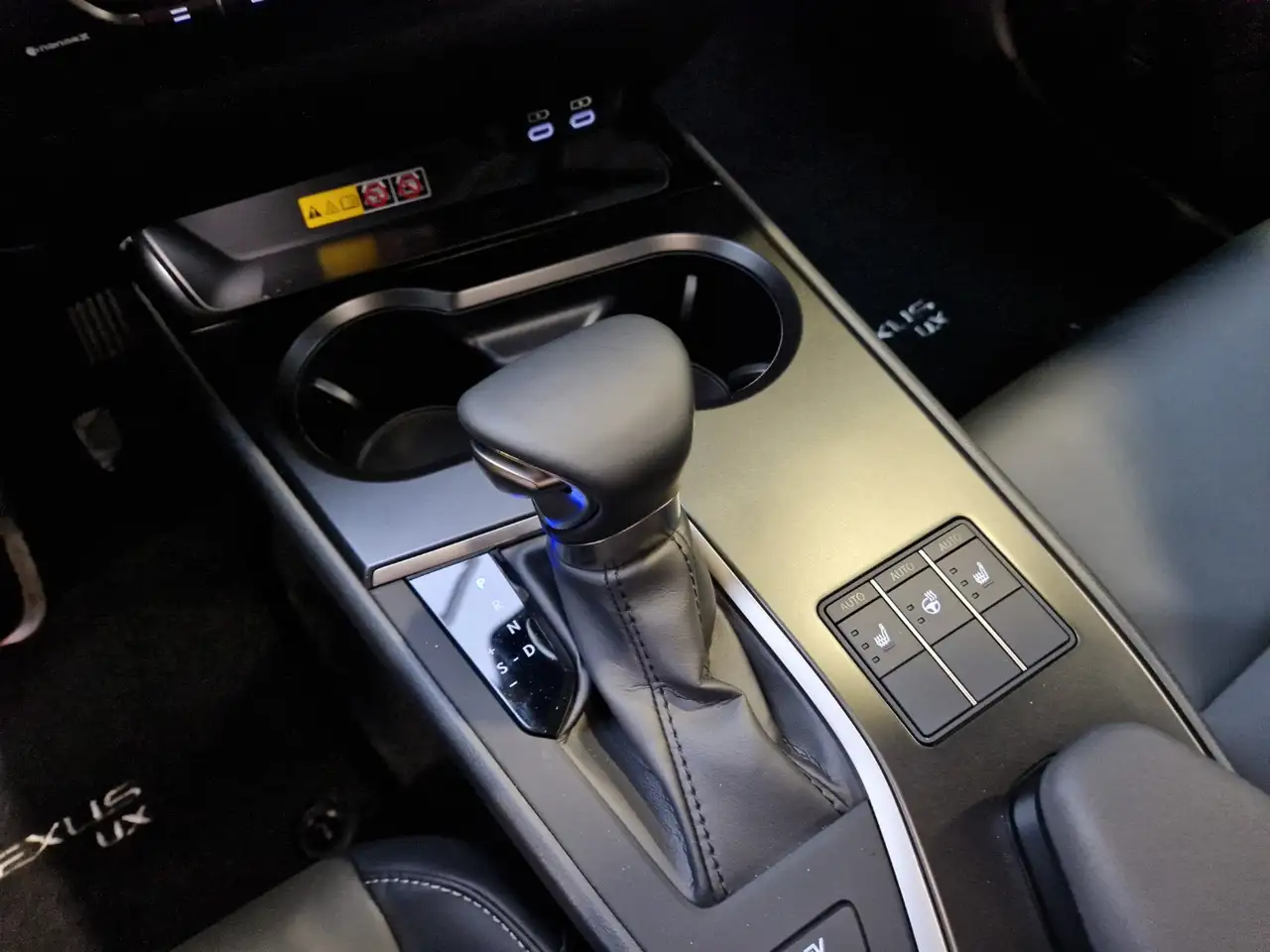 Lexus UX 11