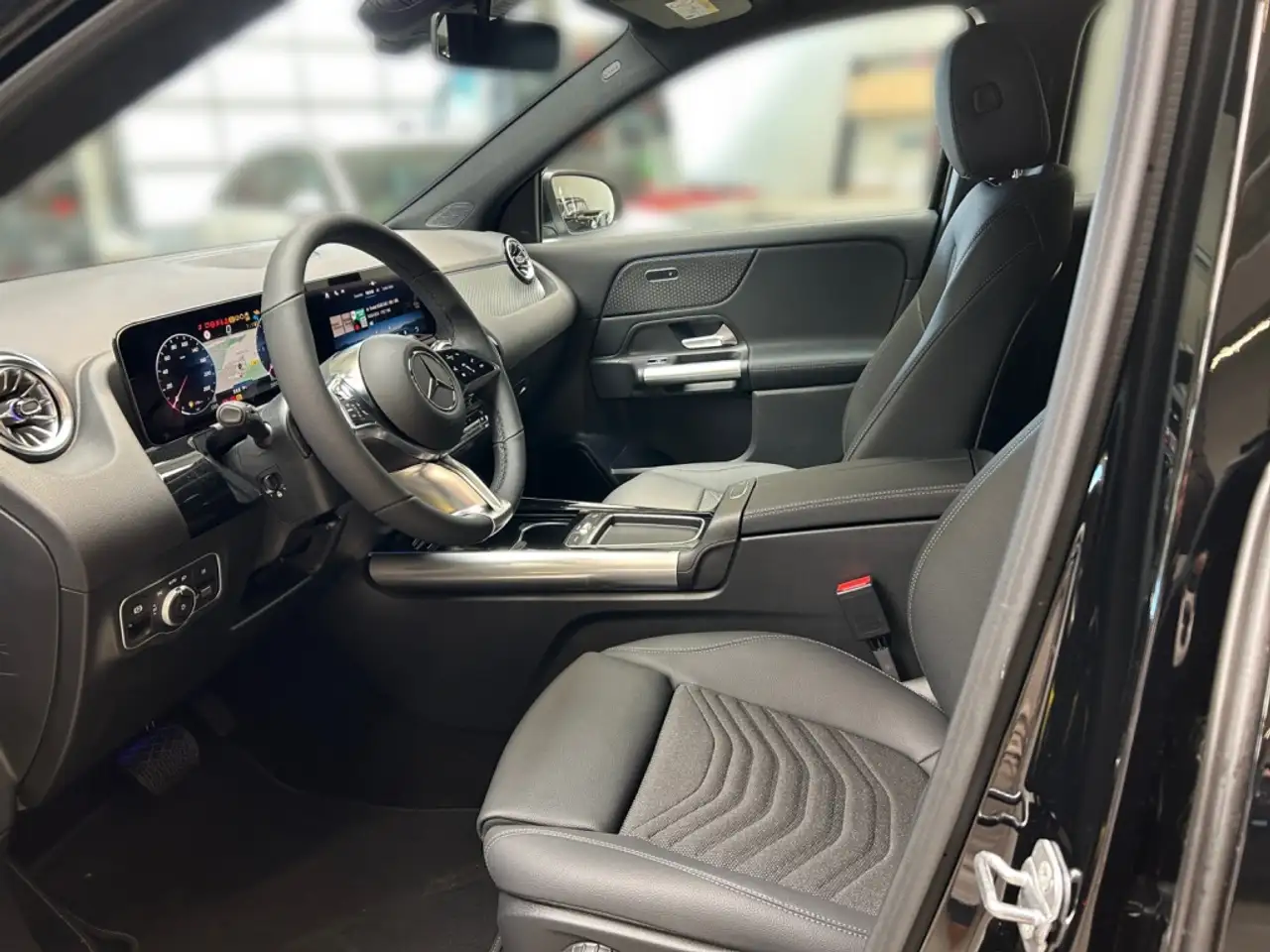 Mercedes-Benz GLA 200 8