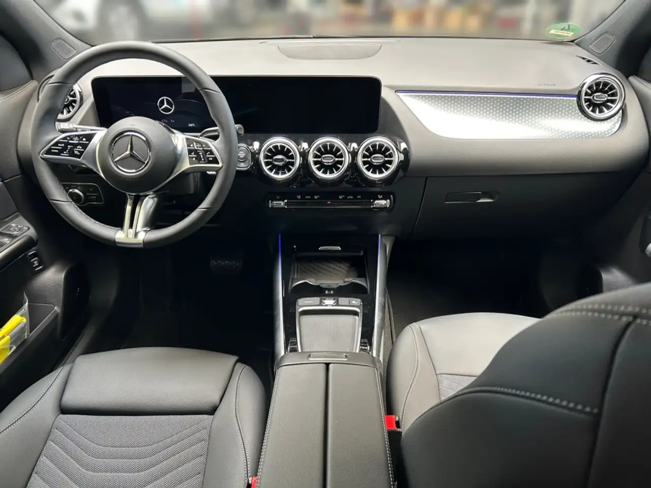Mercedes-Benz GLA 200 12