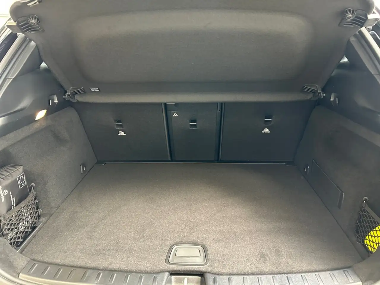 Mercedes-Benz GLA 200 14