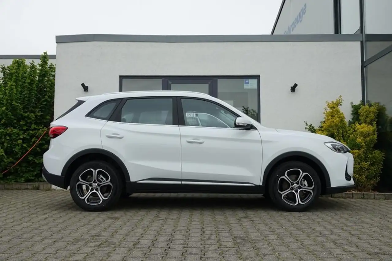 MG ZS Hybrid+ 2