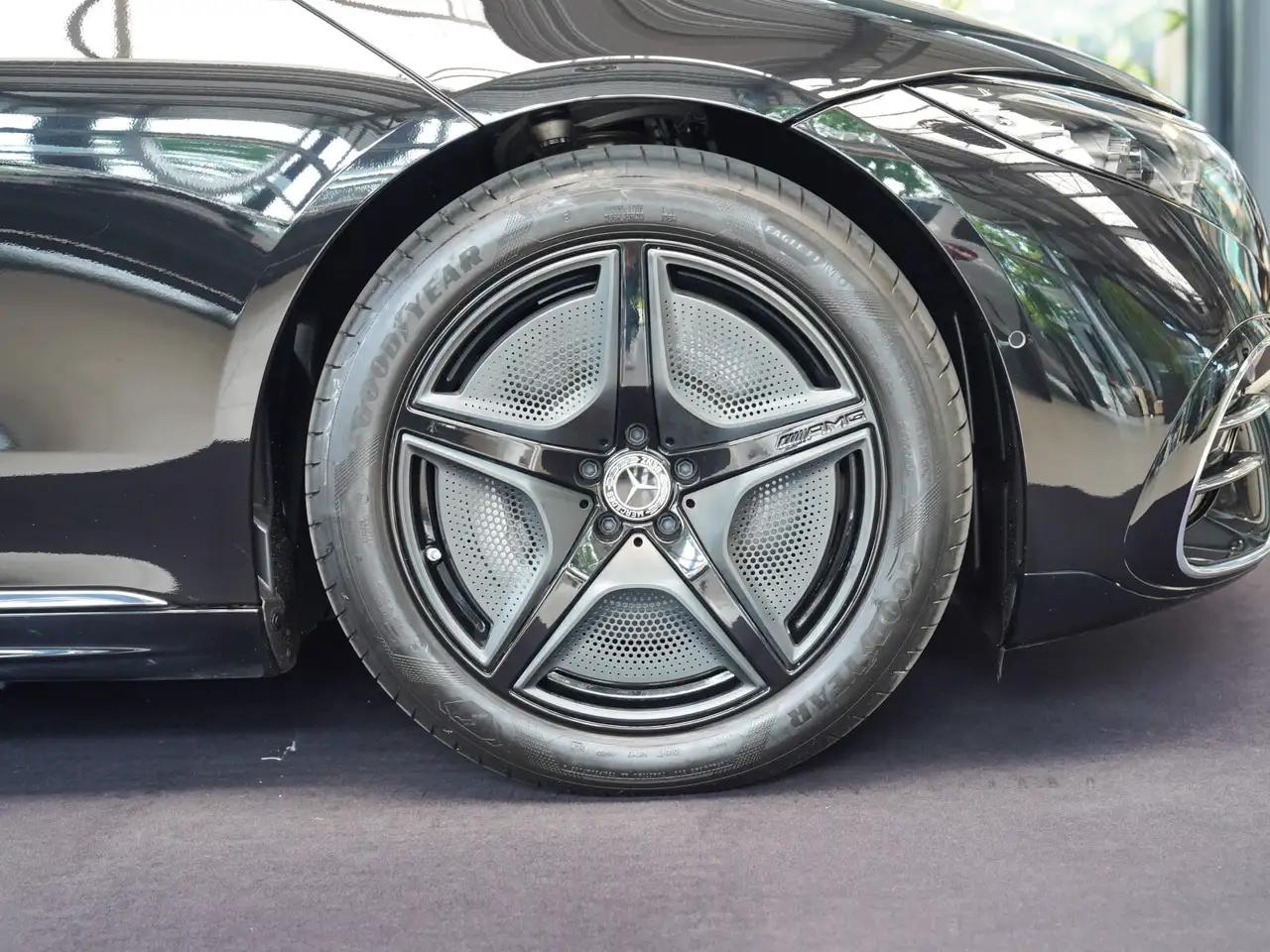 Mercedes-Benz EQS 2