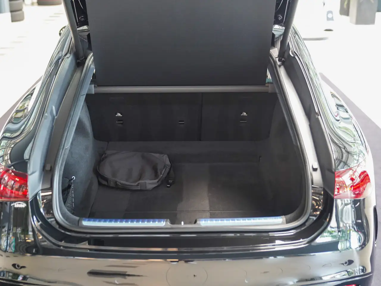 Mercedes-Benz EQS 6