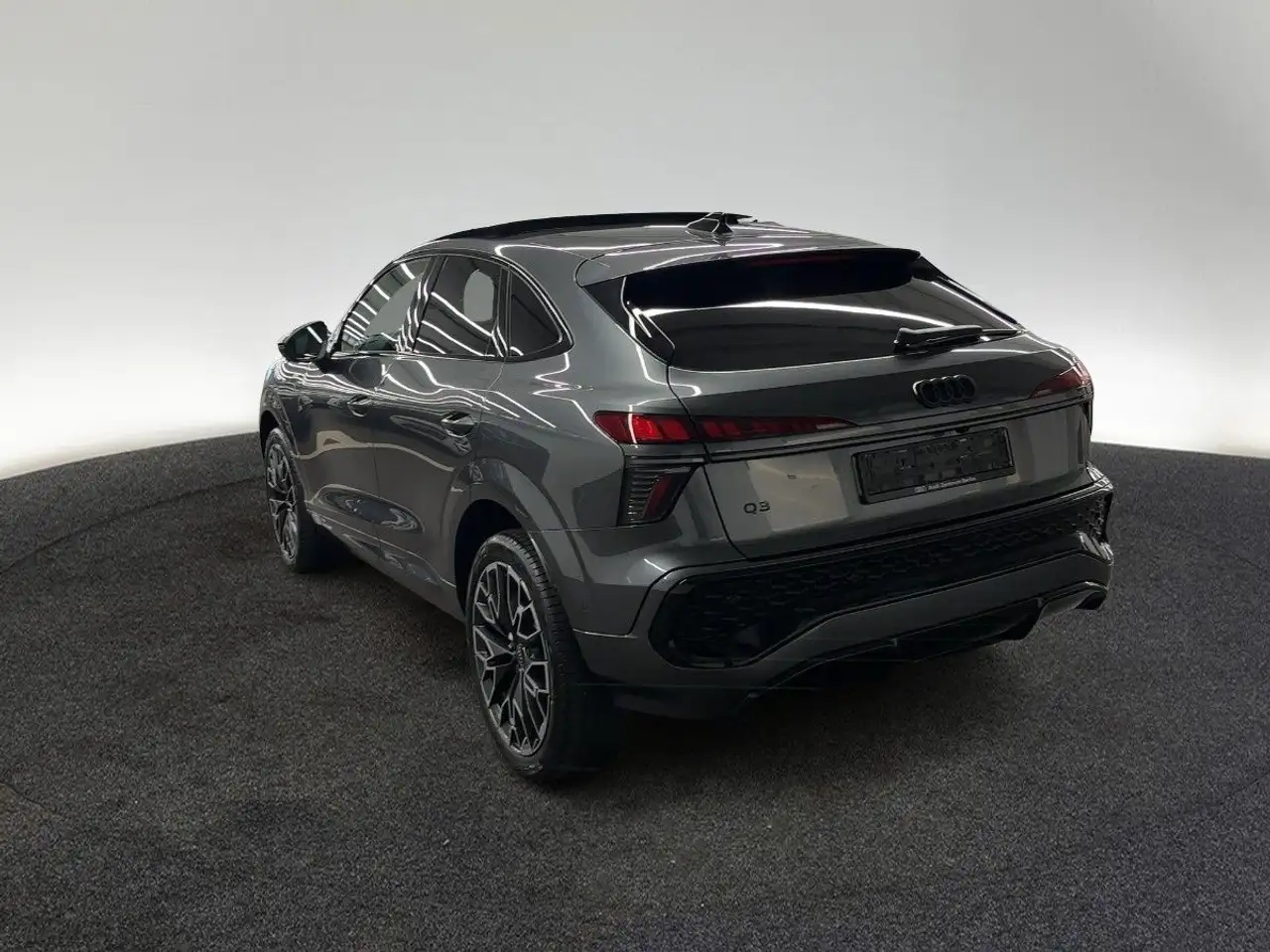 Audi Q3 4