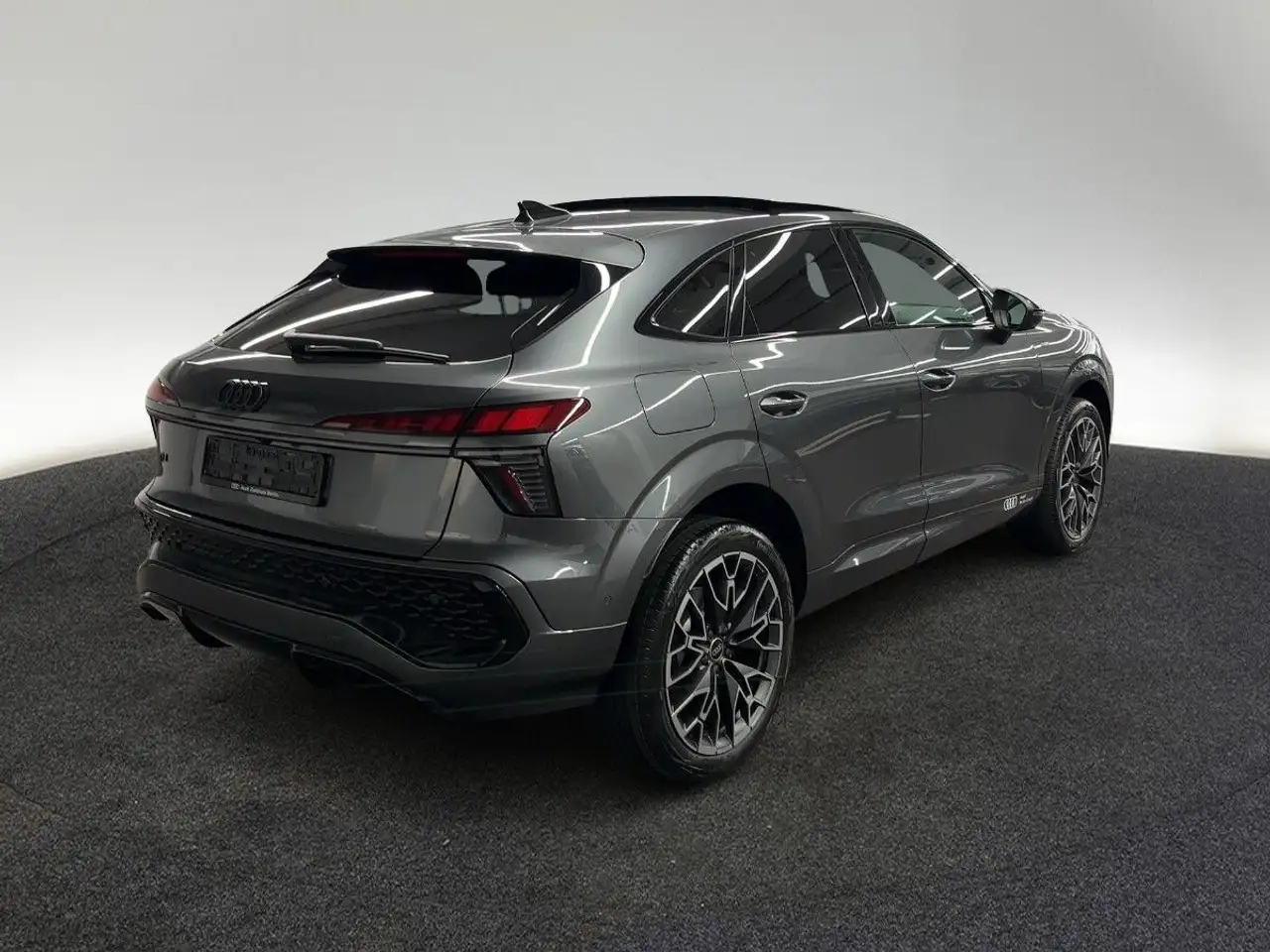 Audi Q3 6