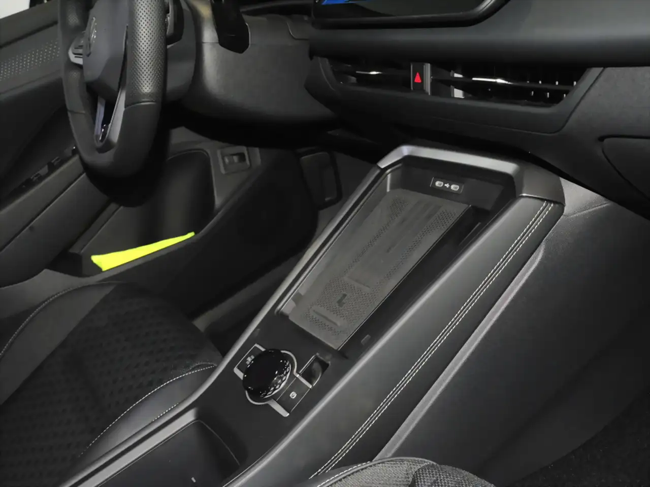 Volkswagen T-Roc 6