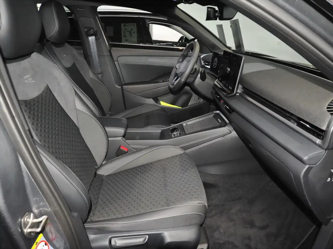 Volkswagen T-Roc 8