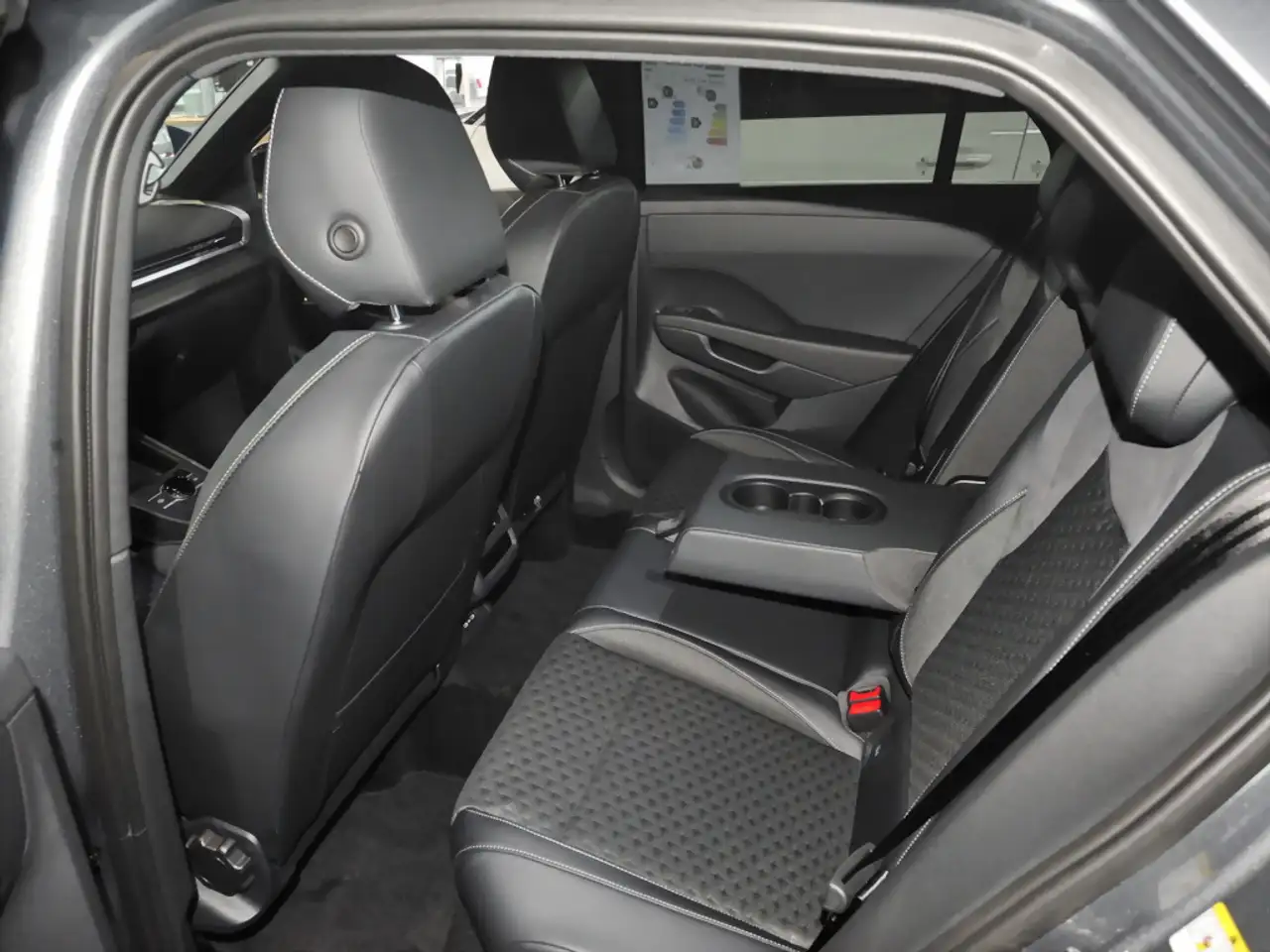 Volkswagen T-Roc 9