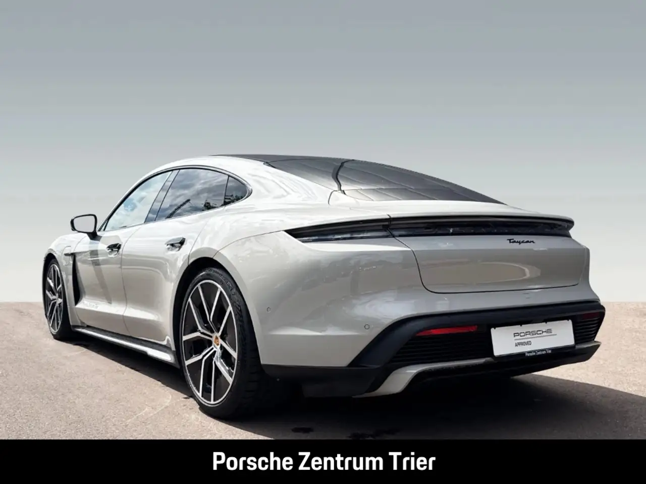 Porsche Taycan 3