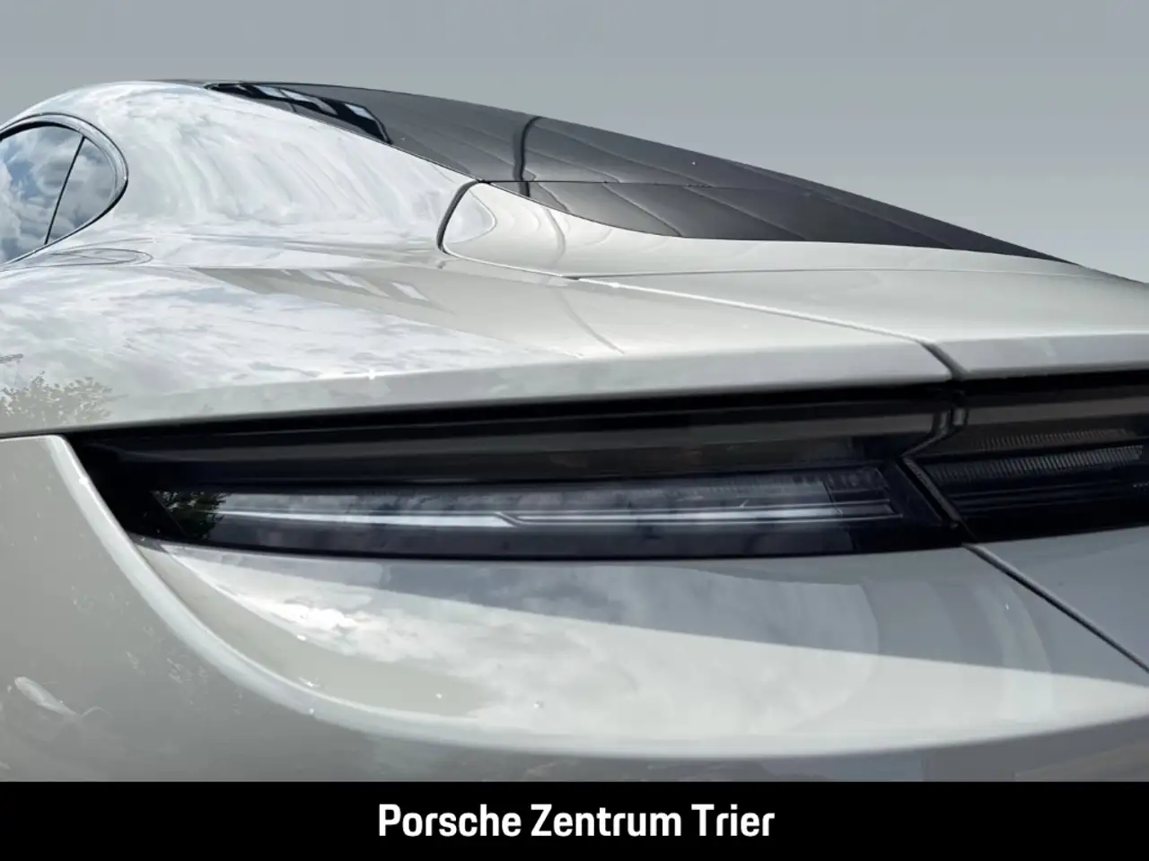 Porsche Taycan 12