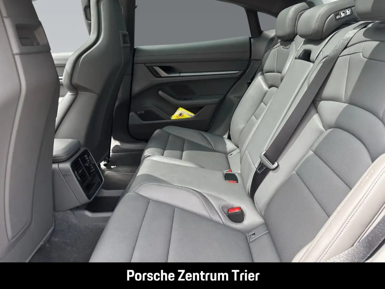 Porsche Taycan 16