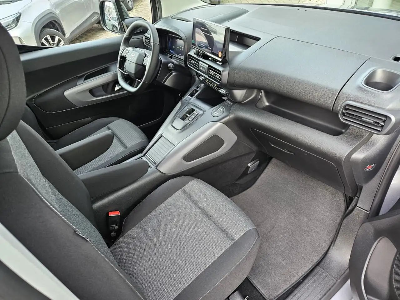 Toyota Proace 8
